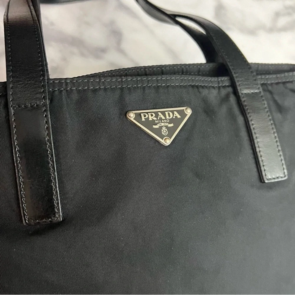 PRADA Nylon Shoulder Bag / Black & Silver VINTAGE - Picture 9 of 12